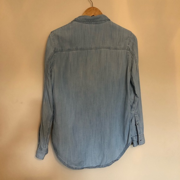 Banana Republic Jean Button Down - Picture 3 of 5